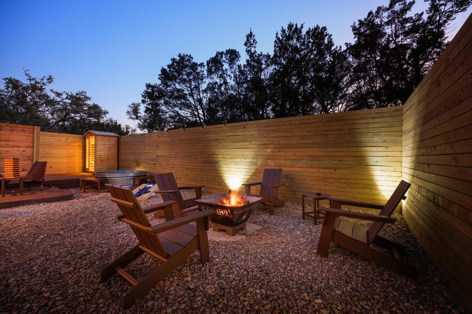 Romantic Luxury Retreat Hot Cold Pool & Sauna Wimberley Zewnętrze zdjęcie